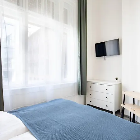Extra * Budapest
